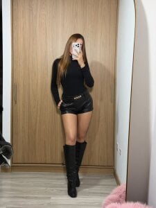 AmyDavis_ Look at me Pic 2