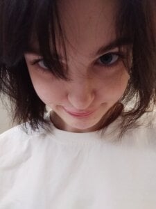 DarylBraddy Shh, shh, shh, shh, shh, shh, shh, shh, shh. Dangerous girl. Foto 3