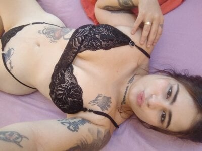 _AshleyMoore_ All eyes on me💋 Pic 2