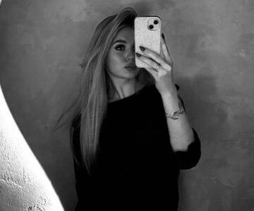 ScarletBohl Public Hình