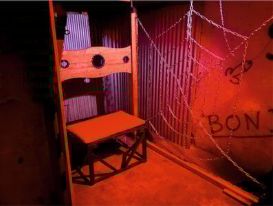 Helinetrav carcan pour de bonnes féssées Kuva