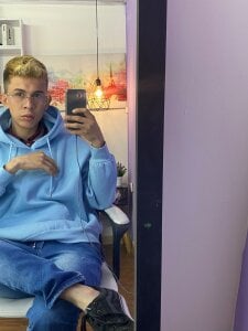 Juaan_Diick kullanıcısının enjoying the year 2026 a little albümü -  2 fotoğraf