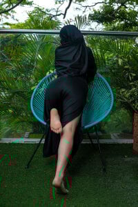 _Nadiaa Black that seduces, mystery that hypnotizes ... do you dare to look more closely? 👀🖤🔥 Gambar 7