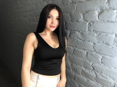 AlexaCruze