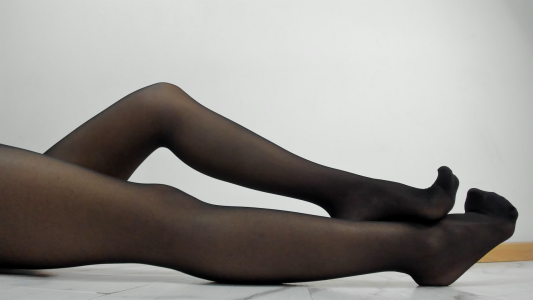 naia_cox art in black Pic