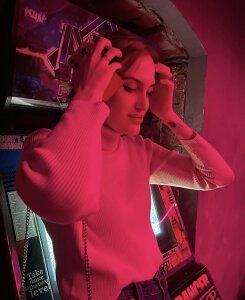 Tall_Lady