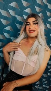 ViolettEvans_ Public Pic