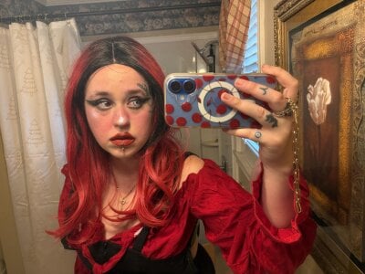 Lady in Red de salem_in_the_woods  3 Imagens