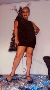 Lucy_Milf_68 merry christmas Pic 3