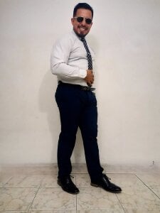 KalethBigDick white textured shirt Fotka 5