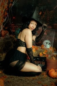 EVAGRECO Trick or treat🎃… You decide 😈 Pic