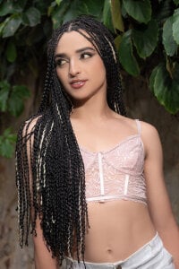 Know Me 🖤 de LyonGallego_  3 photos