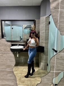 Lil-shawrie Public Pic 5