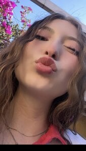 LexiCutie Kiss 💋 Pic 2