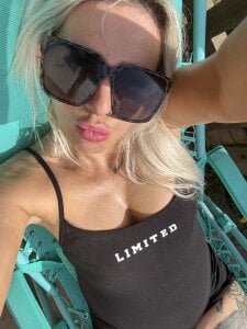 kinkypussy1988 Public Pic 4