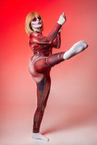 annieesweett 💛 A different Annie, more intense, more mine... I was fascinated by this cosplay. Pic 4