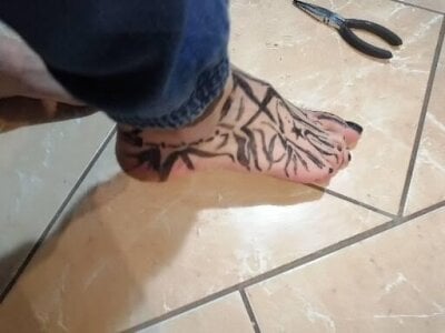 ALVARROO666 Public Pic 4