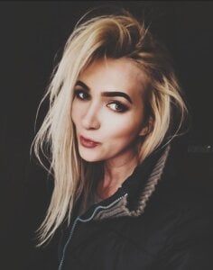 Luna__Lewis portraits of your queen Foto 5