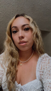 A Blonde for you 🩷🩷 de Moon_Blake  3 photos