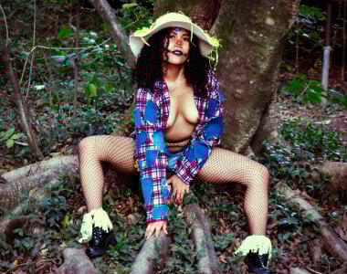 Sophie_Smith69 scarecrow Pic 8