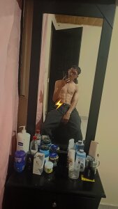 Sexy_tom_ Public Pic 3