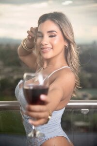 NicoleArmani Let's enjoy together🍷 Pic