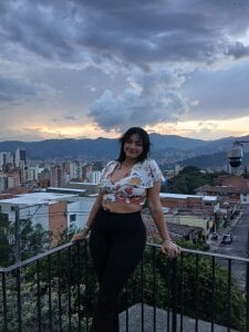 who_is_milyxx ✨✨that my little sun always cheerful your days 🌞❤💋✨✨ Pic 2