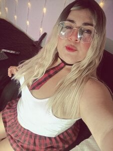 teffi_smith25 schoolgirl Pic