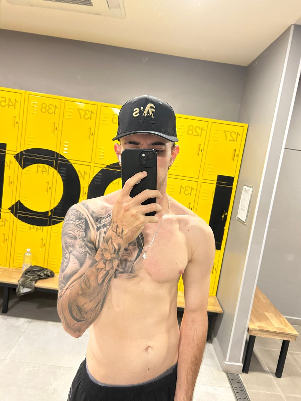 ภาพที่กำลังนิยมของ CodyWalkerR  2656