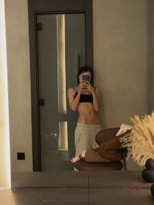 ST0RM1_GFEのHello)の 7枚の写真