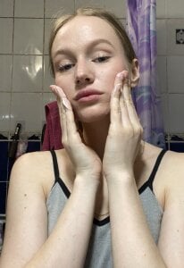 Viktoria_Vibes Public Gambar