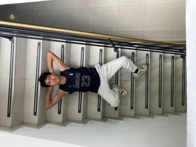 Valentino_Lux sports Pic 2