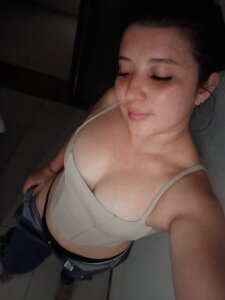 Zoe_Cuttee Public Pic 2