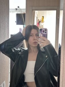 ClaraHayes Public Pic 3