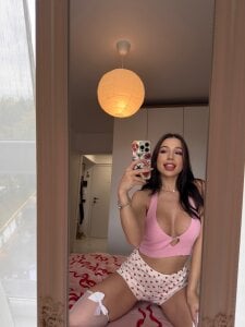 InsideMia Mirror selfies slika