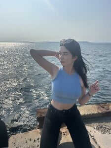 Vika_Gray Public Pic 7