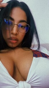 Vanessarios01 your favorite schoolgirl 📚😈 Pic 2