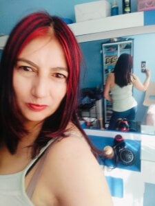 adalya_y Public Pic 4