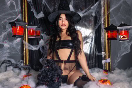 kendalFox_ HAPPY HALLOWEN😈🎈 Pic 4