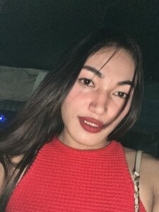 Creamycum_celinexx in red Pic