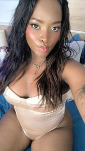 Too hot to scroll… 🔥 od KAROL-SCOTT  3 snímek