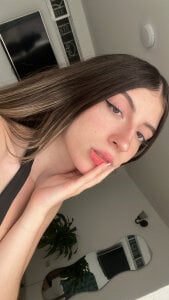 Mia_Heartt Public Pic 6