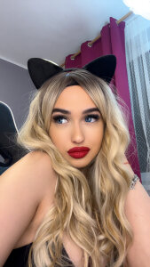 Eva_Lovvia_ Blonde Pic 6