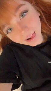 Red Temptation od KatheyMichelfelder  snímek