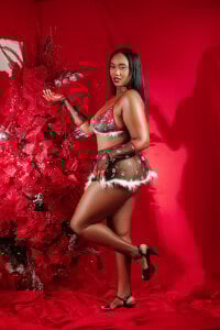 RoxannaBlanche This Christmas is heating up! 🎄🎀 Immagine  5