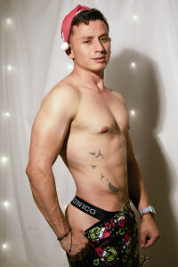 AndrewFalcon_ Christmas 🎄🔥2025🎄🔥 Pic 3