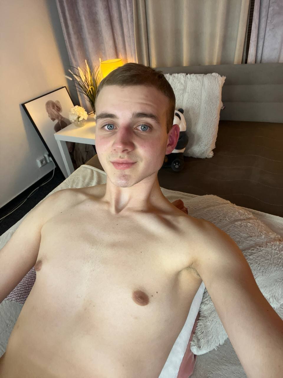 HereAlexColee 热门图片 2608