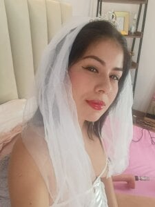 sharlotte_ms 💎😈 “Dressed in White, Ready to Sin” Fotka 2