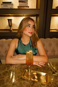 NathalieRoss1 A very happy luch Gambar 4