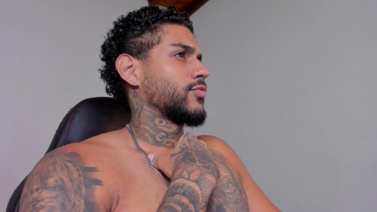 do you like my face? de LuigiVitale_1  2 Imagens